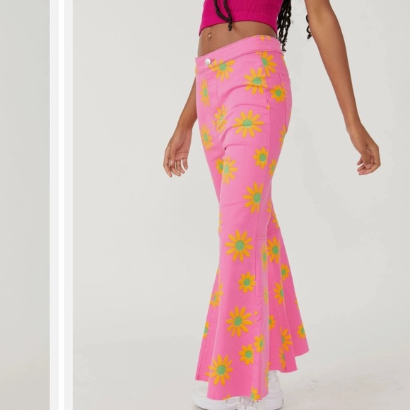 *NEW* FREE PEOPLE QUAKE FLORAL PRINTED CROP FLARE - Picture 3 of 9
